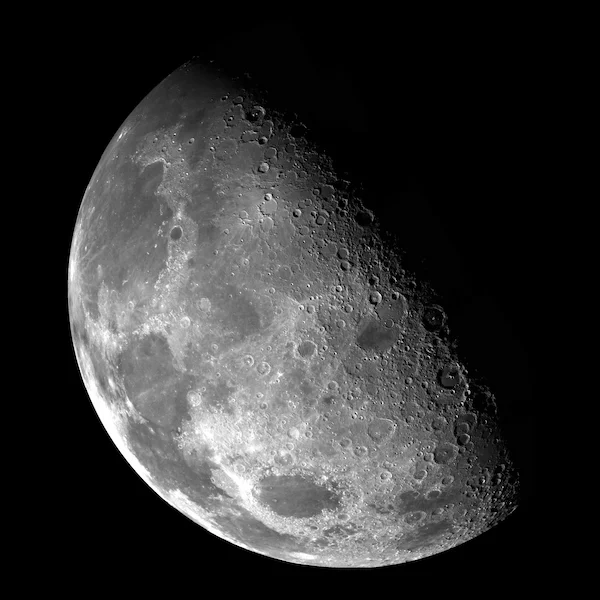 Photo de la lune détaillée