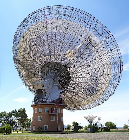 Parkes_Radio_Telescope_utilisé_pour_blc1