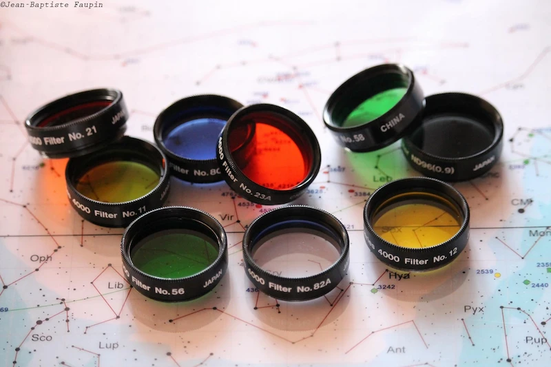 Image de filtres colorés pour l'astronomie
