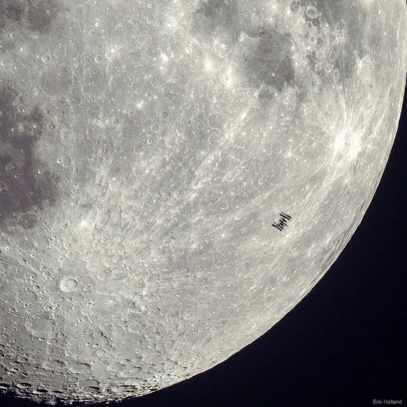 ISS passant devant la Lune